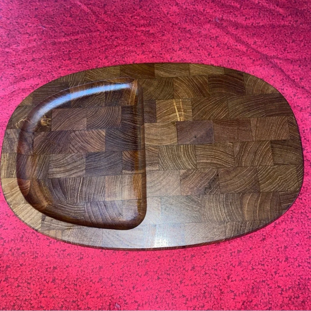 Dansk Teak‎ Two-Tone Cutting Board with Deep Carved Section 14.5 x 9.5